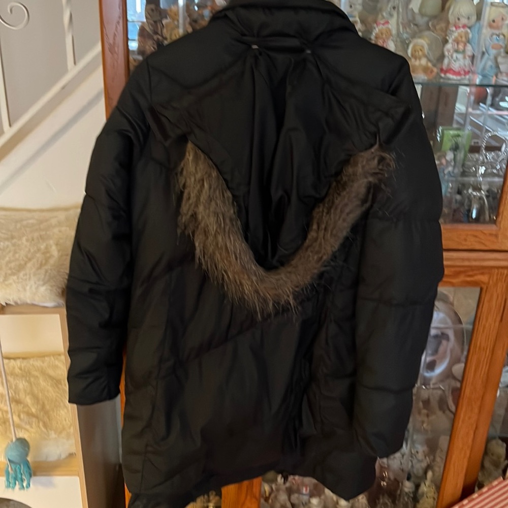 Columbia women’s long puffer coat with hood size medium black in good condition - Picture 2 of 10